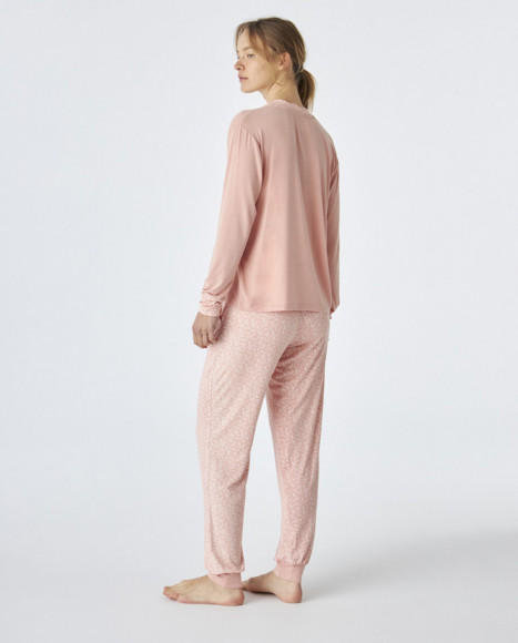 Pijama de mujer tejido modal en color rosa estampado