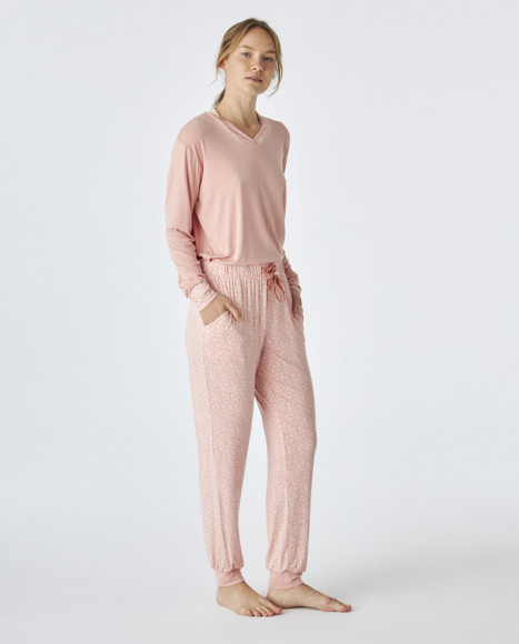 Pijama de mujer tejido modal en color rosa estampado