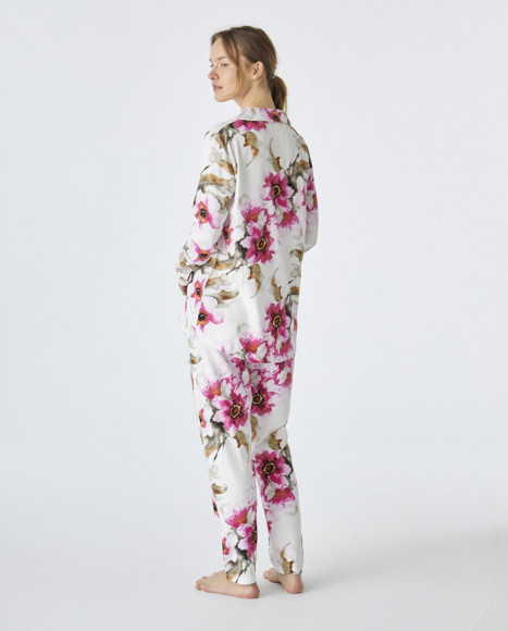 Pijama de mujer de algodón en color blanco con flores estampadas