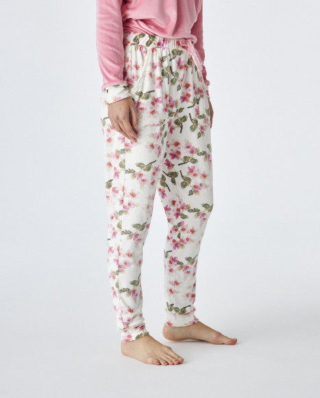 Pijama de mujer de terciopelo en color rosa y estampado floral