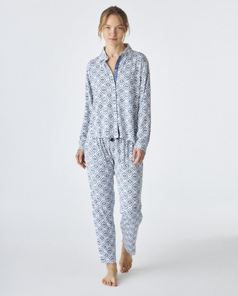 Pijama de mujer tejido modal de color azul estampado