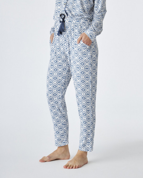 Pijama de mujer tejido modal de color azul estampado