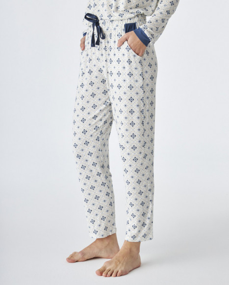 Pijama de mujer tejido modal de color blanco estampado