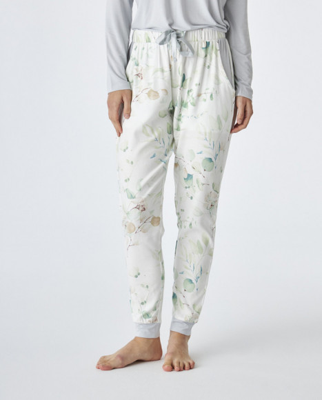 Pijama de mujer de tejido modal de color blanco estampado